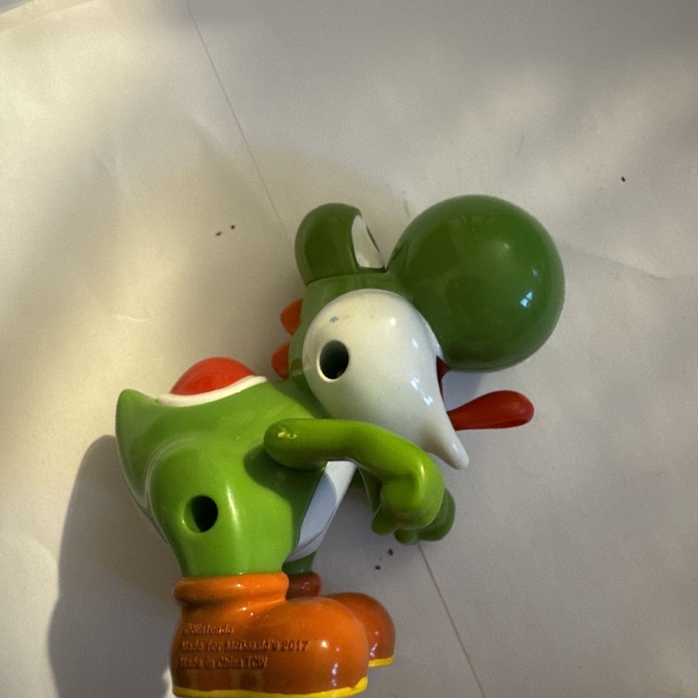 2017 McDonald's Happy Meal YOSHI Figure With Moving Tongue Super Mario Toy Ty37